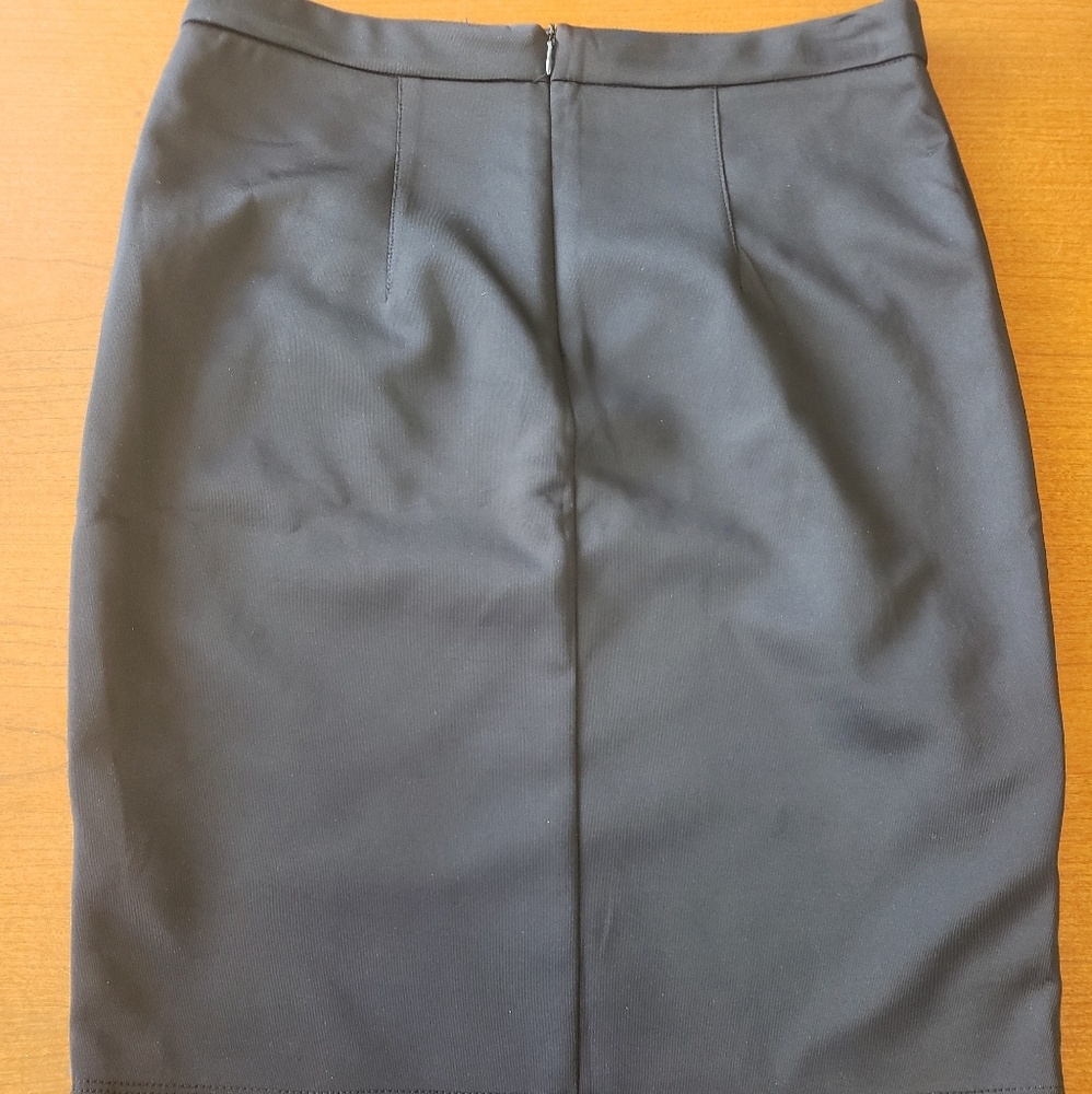 Skirt - Picture 2 of 2